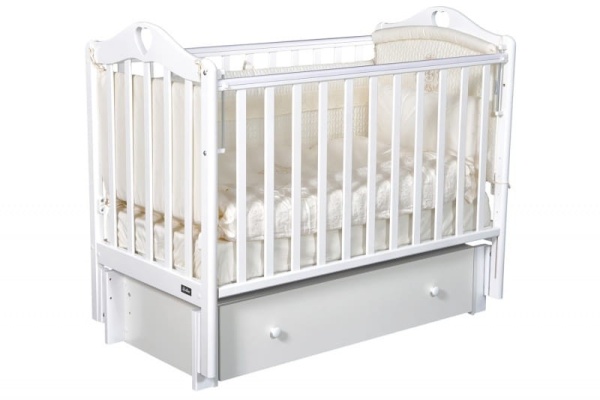 Кроватка с маятником "Margaret Premium"